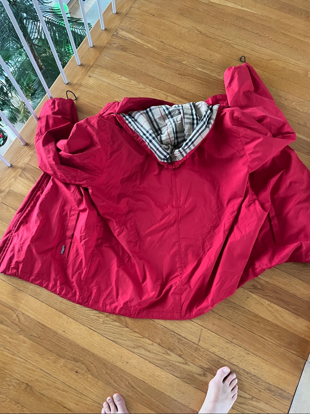 Burberry Red Hooded Coat with Signature Check Lining - Picture 5 of 5